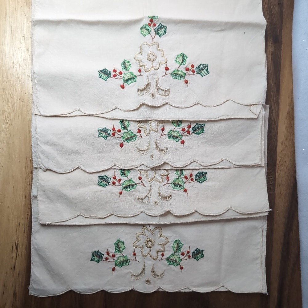 Vintage Christmas Embroidered Napkins Set of 4 Scalloped Edge Holly Berry Cream
